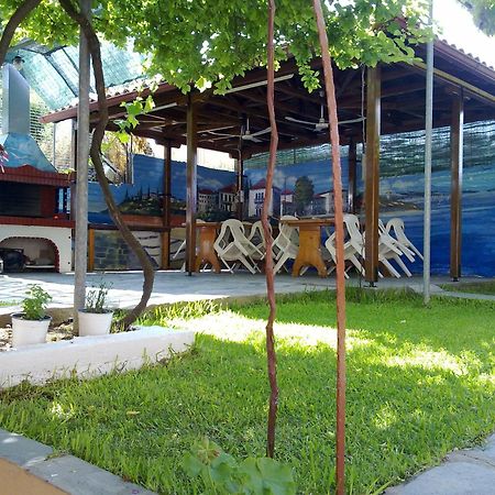 Hotel Alexandra Nea Roda Luaran gambar
