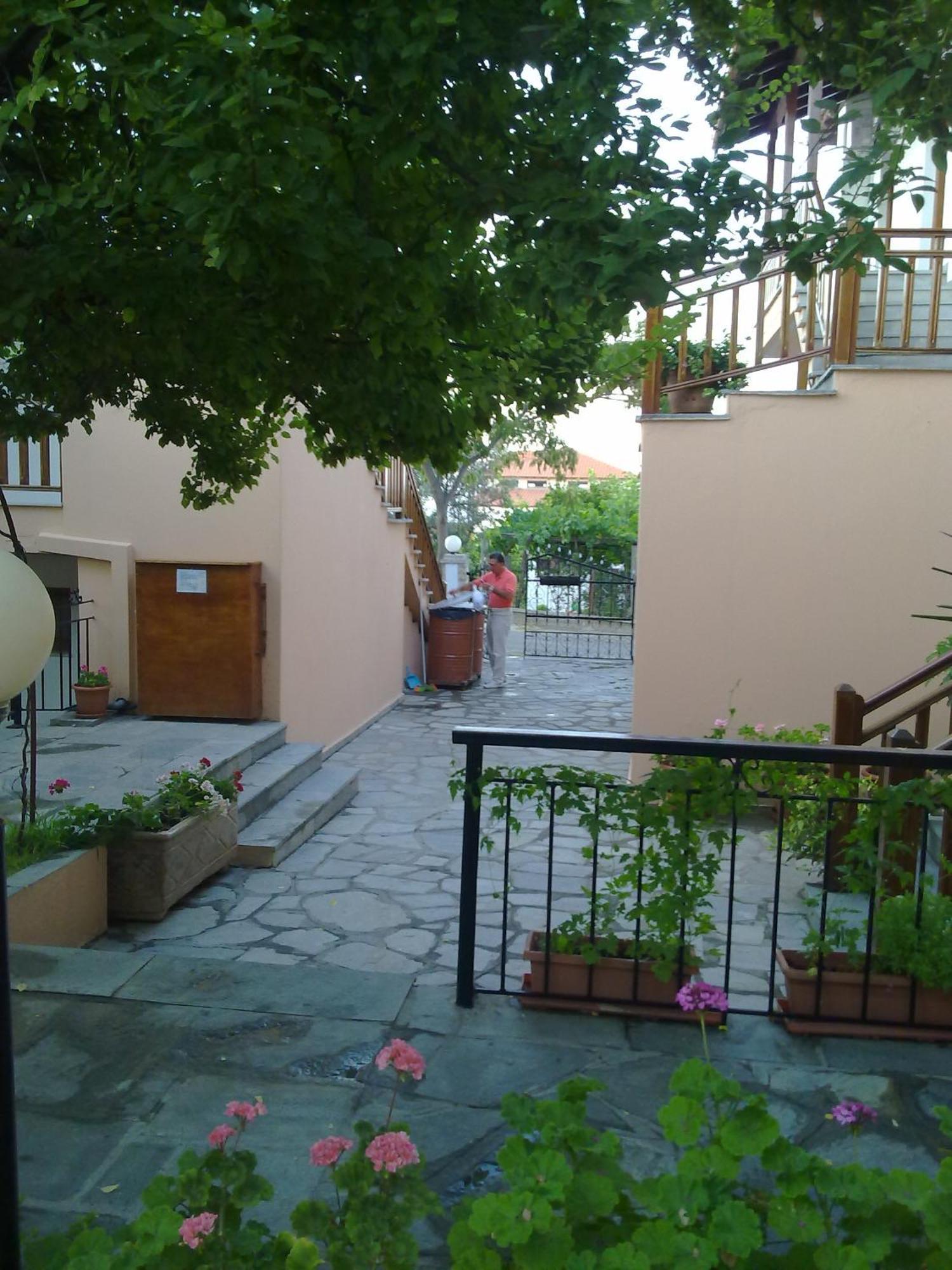 Hotel Alexandra Nea Roda Luaran gambar