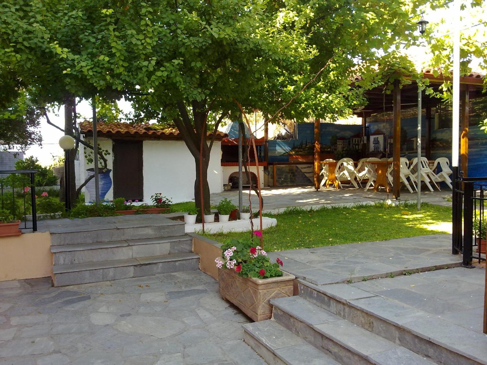 Hotel Alexandra Nea Roda Luaran gambar